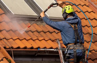 Démoussage et hydrofuge de toiture à Roucourt
